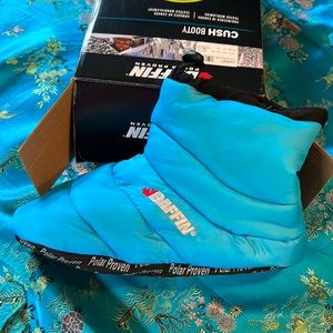Baffin Cush booty slipper